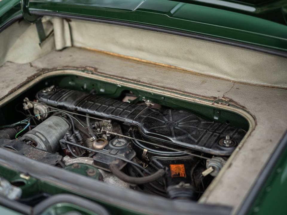 Image 21/38 of Volkswagen Karmann Ghia 1500 (1968)