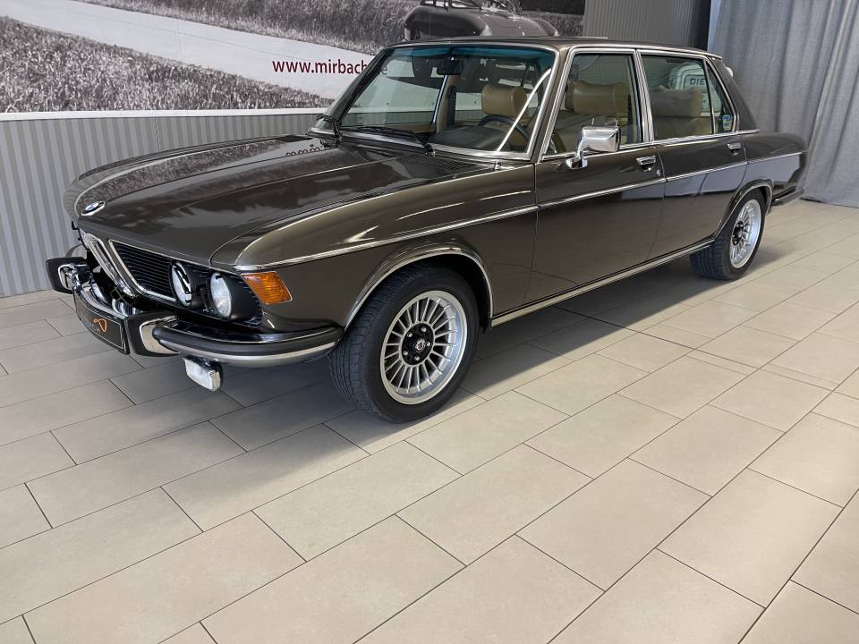 Imagen 6/19 de BMW 3,3 Li (1977)