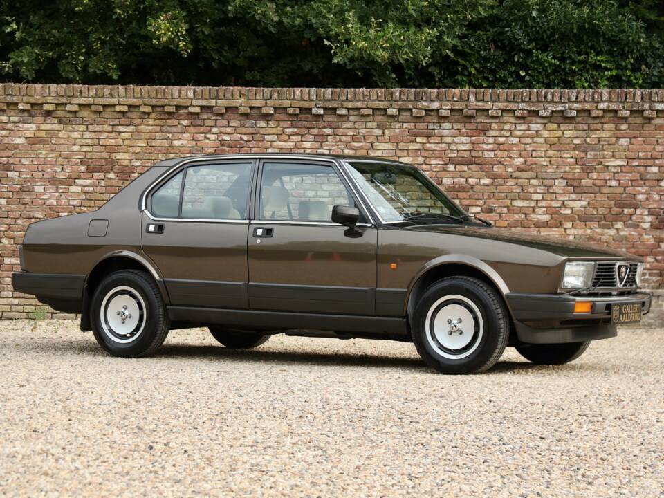 Afbeelding 43/50 van Alfa Romeo Alfetta 2.0 (1984)