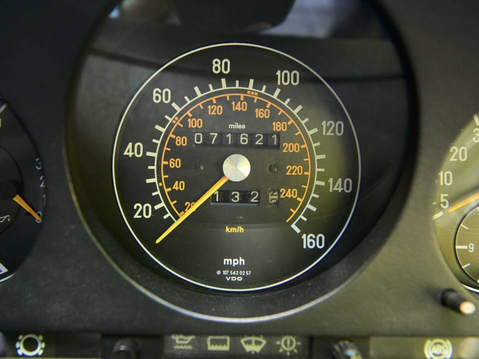 Image 44/50 of Mercedes-Benz 300 SL (1988)