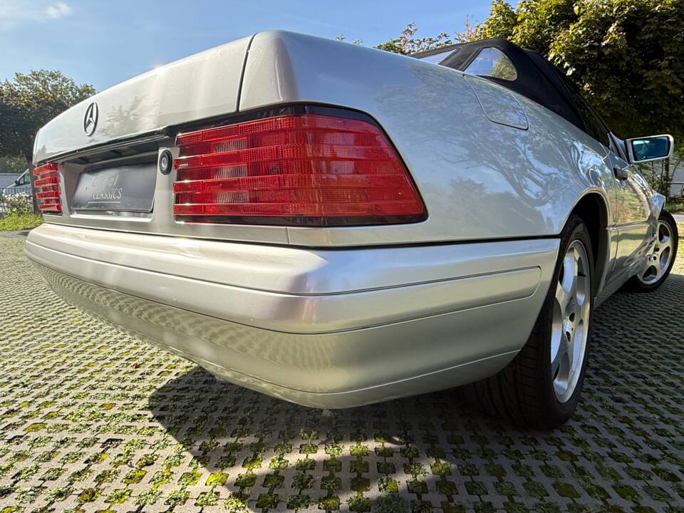 Image 7/29 de Mercedes-Benz SL 280 (1996)