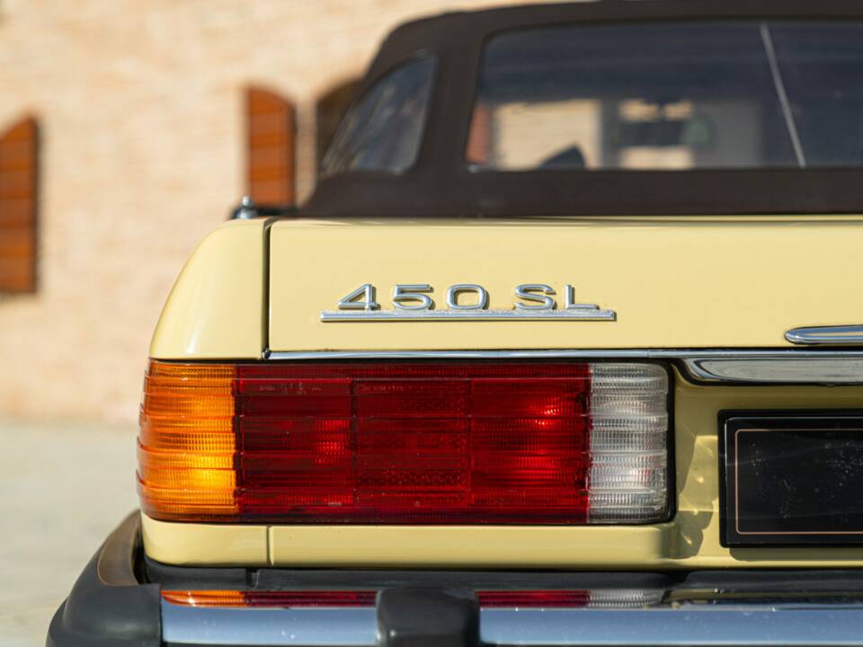 Obraz 29/50 pojazdu Mercedes-Benz 450 SL (1977)