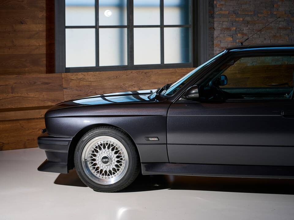 Bild 33/36 von BMW M3 (1989)