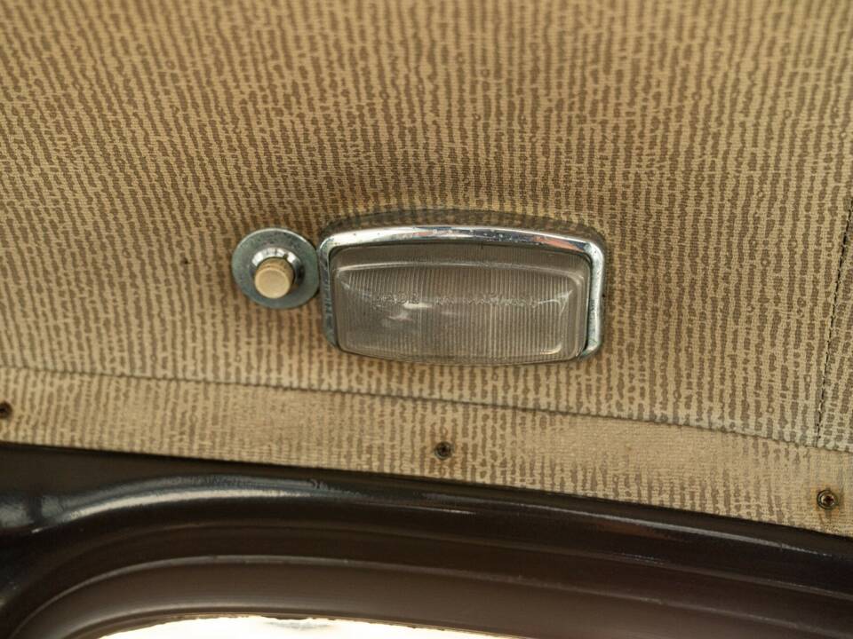 Image 26/36 of Austin FX 4 D London Taxi (1961)