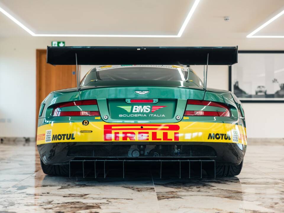 Image 6/30 of Aston Martin DBR9 GT1 (2006)