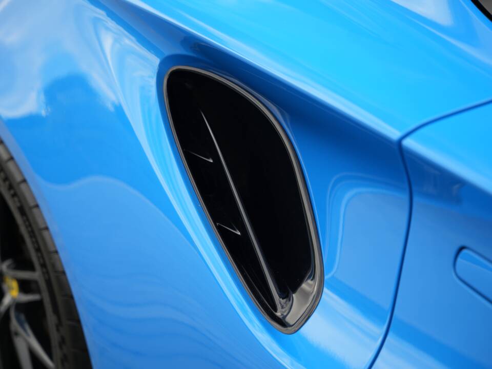 Image 47/50 of Lotus Emira "First Edition" (2022)
