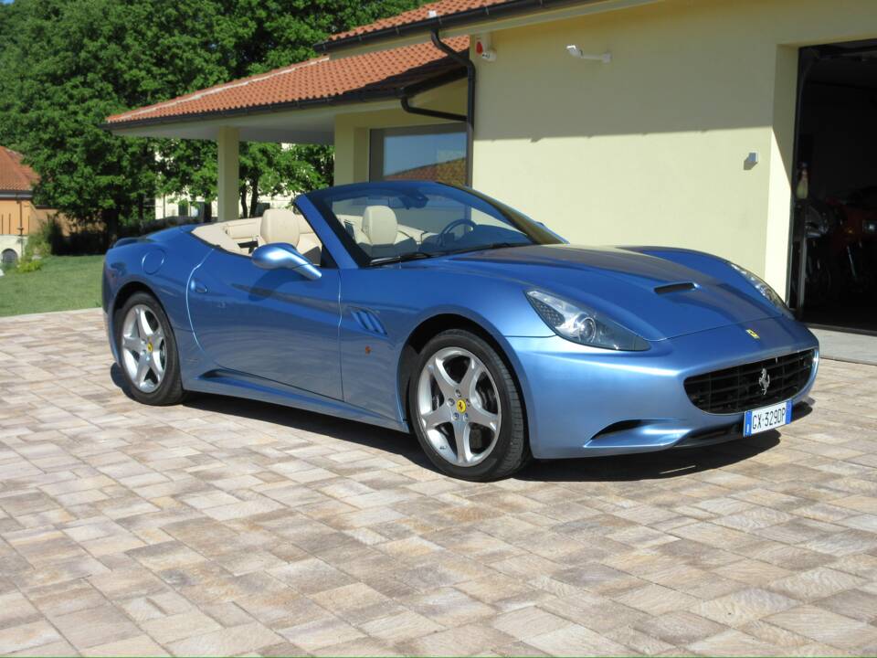 Image 1/35 de Ferrari California (2010)