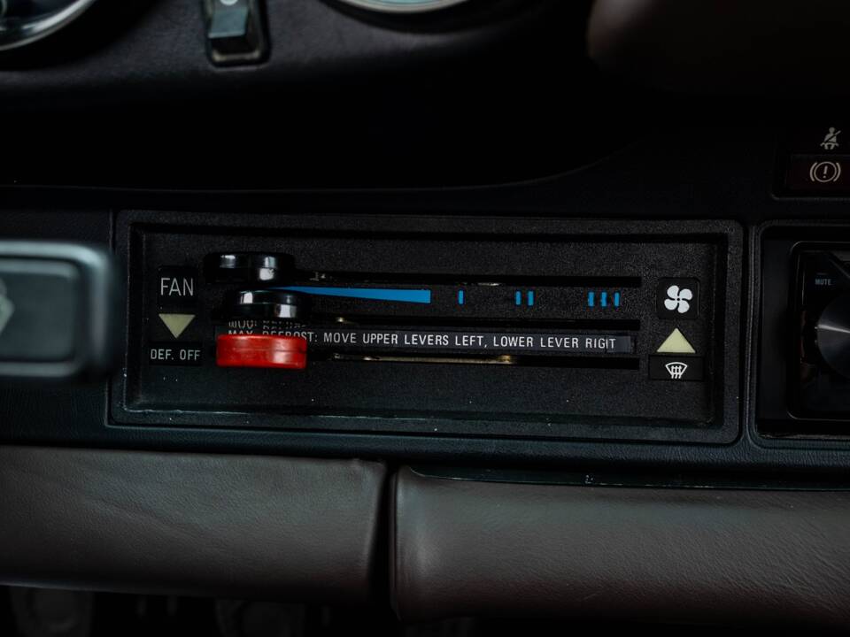 Image 25/34 of Porsche 911 Turbo 3.3 (1978)