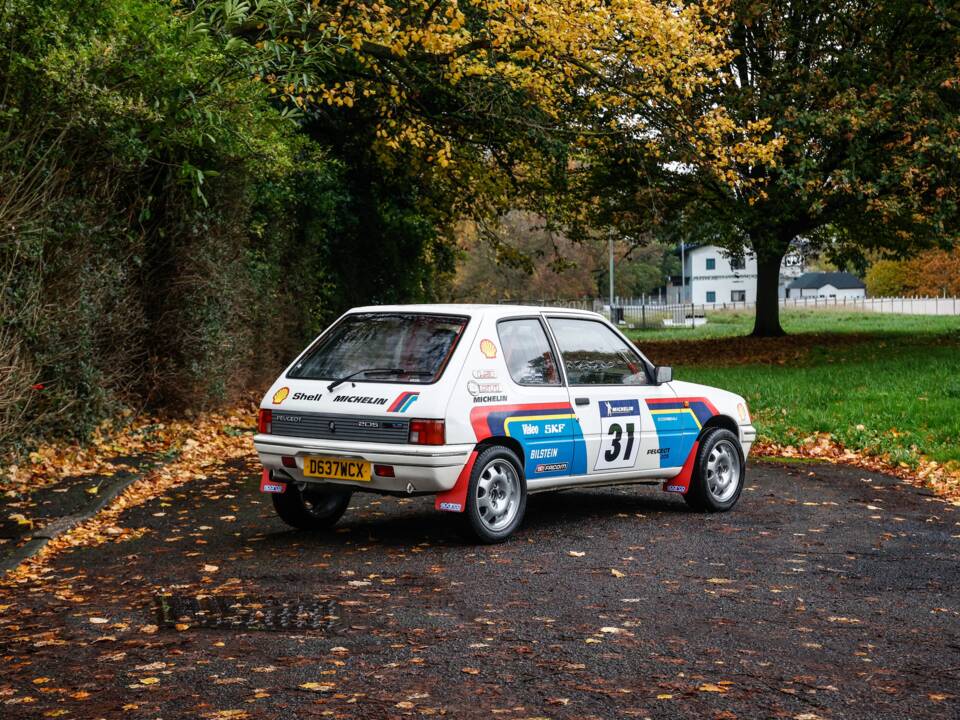 Imagen 43/44 de Peugeot 205 GTi 1.9 (1987)