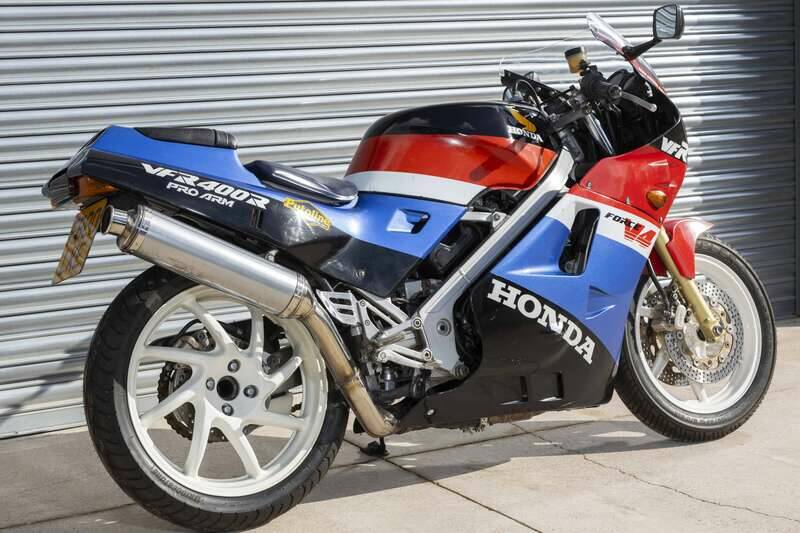Bild 22/47 von Honda VFR 400 R (1988)