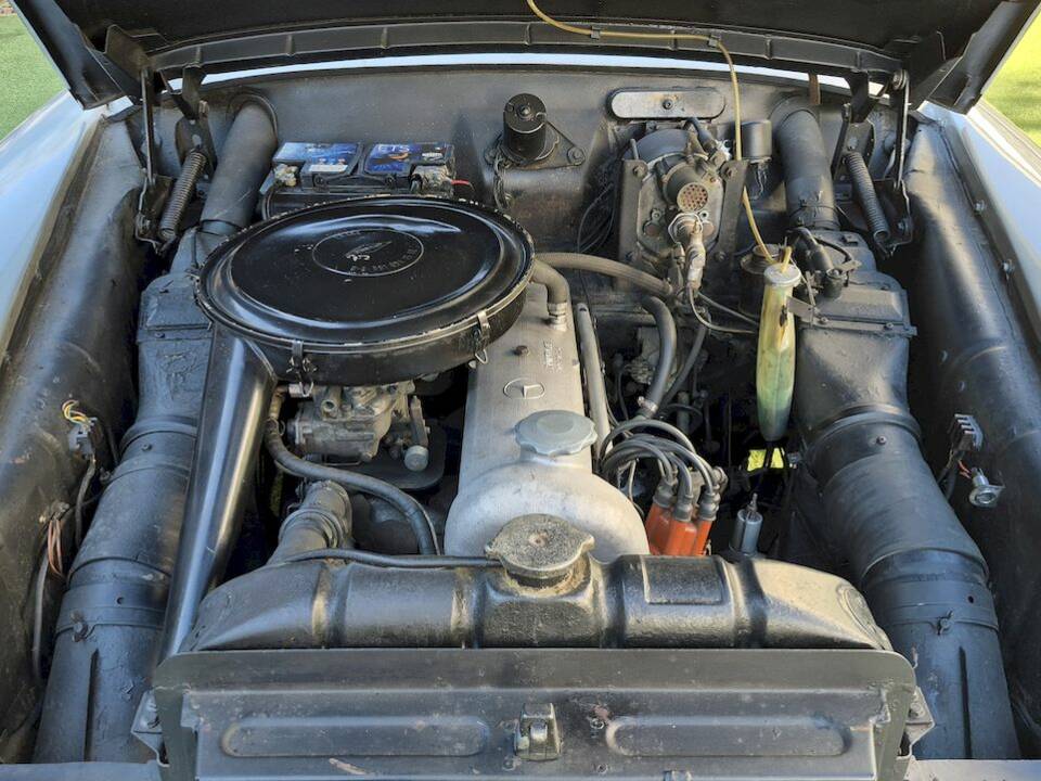 Image 37/61 de Mercedes-Benz 220 S Cabriolet (1957)