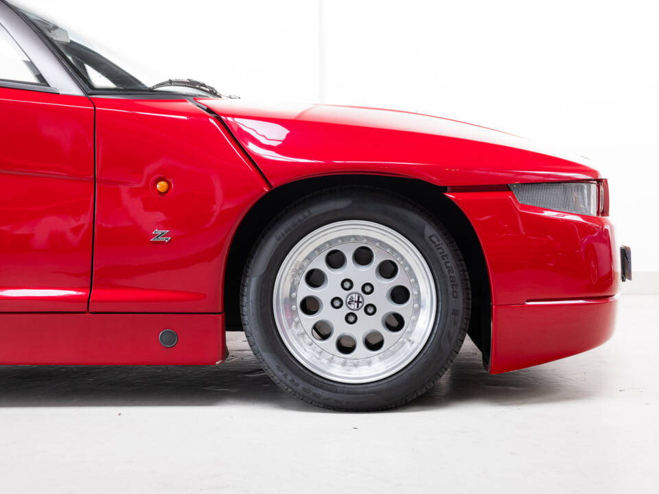 Image 21/32 de Alfa Romeo SZ (1994)