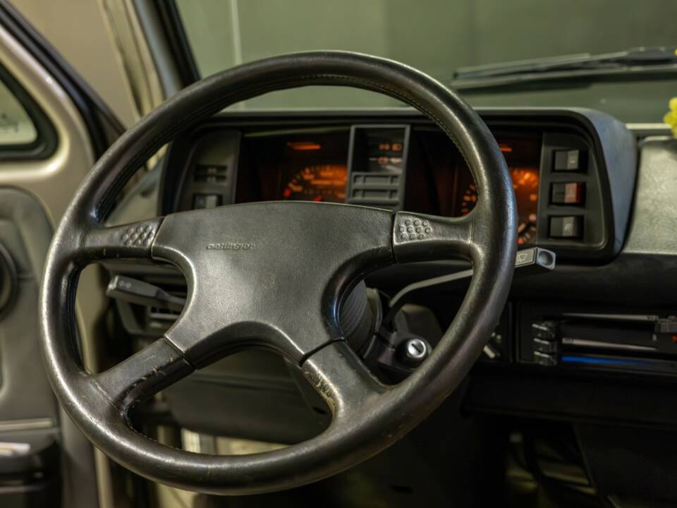 Bild 13/20 von Volkswagen T3 Caravelle wbx6 3.2 Oettinger (1991)