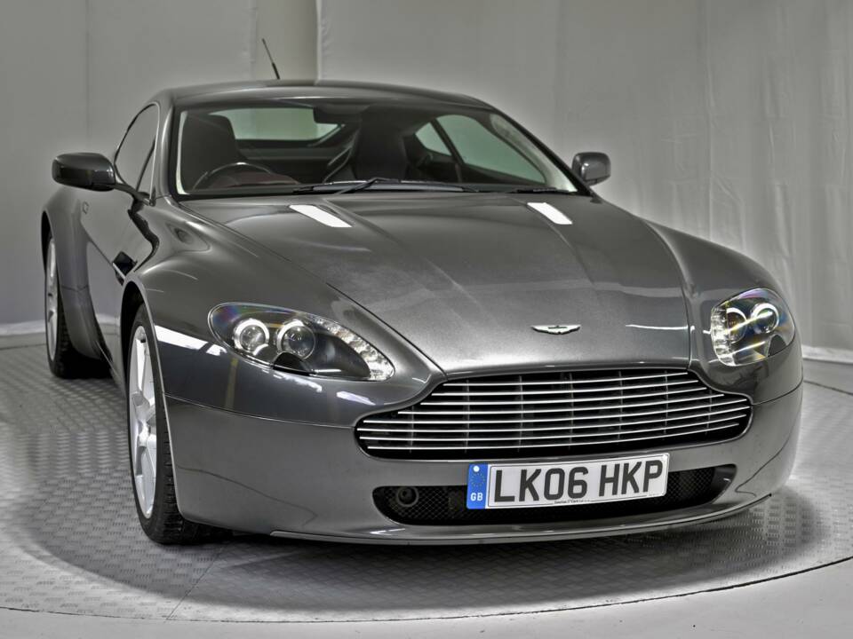 Image 3/50 de Aston Martin V8 Vantage (2006)