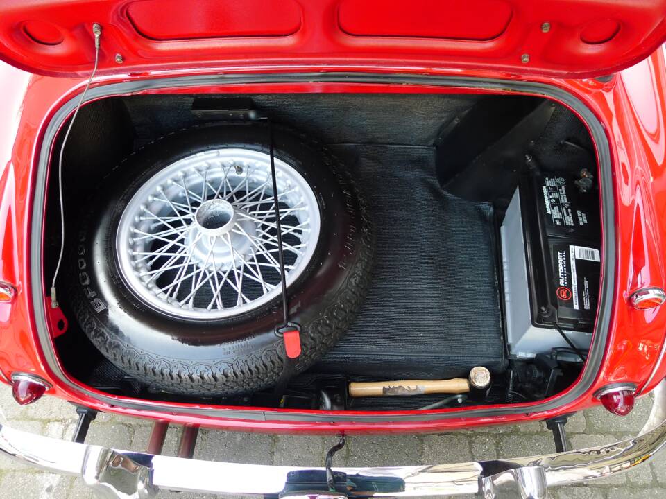 Afbeelding 9/14 van Austin-Healey 3000 Mk II (BJ7) (1963)