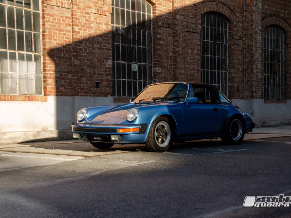 Image 2/13 of Porsche 911 SC 3.0 (1978)
