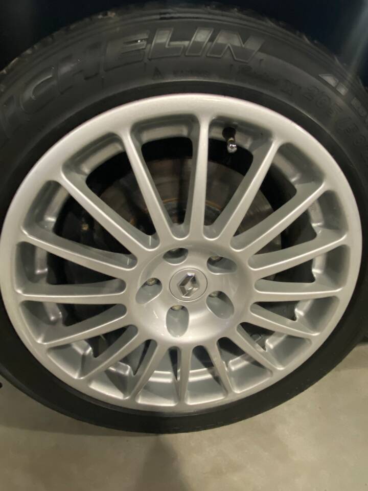 Immagine 31/43 di Renault Clio II V6 (2001)