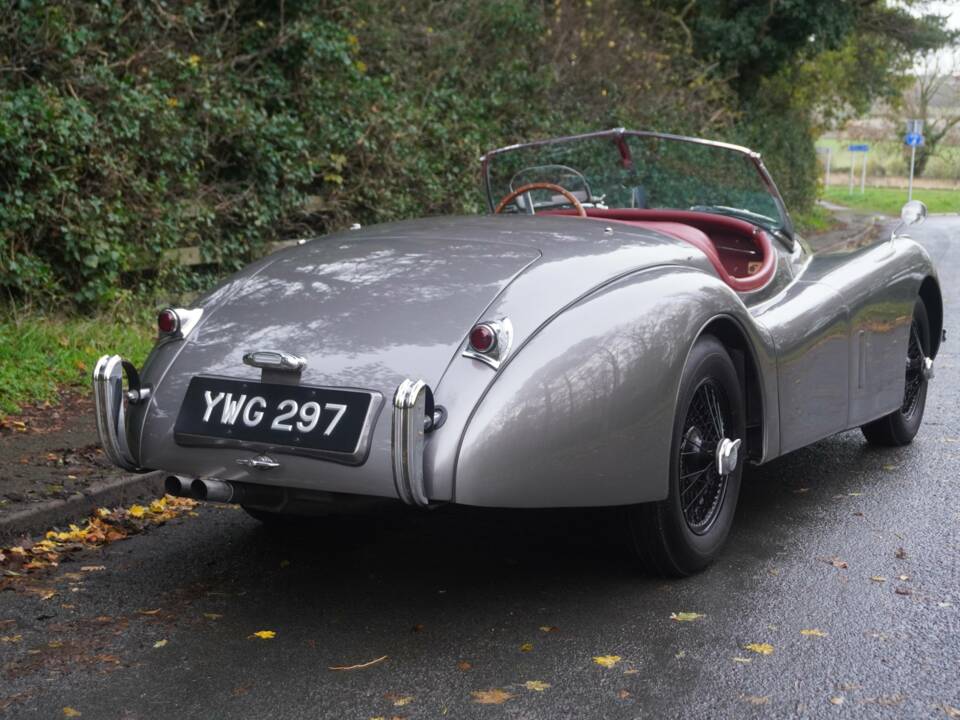 Image 6/19 of Jaguar XK 120 OTS (1952)
