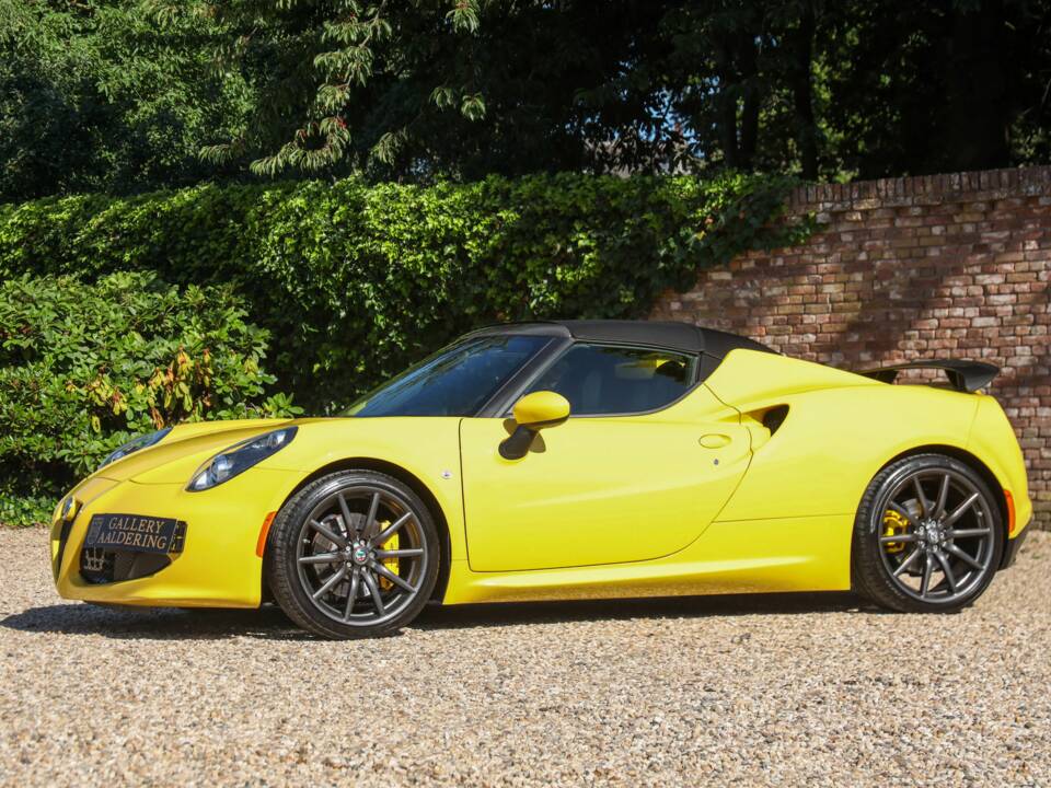 Image 11/50 of Alfa Romeo 4C Spider (2018)