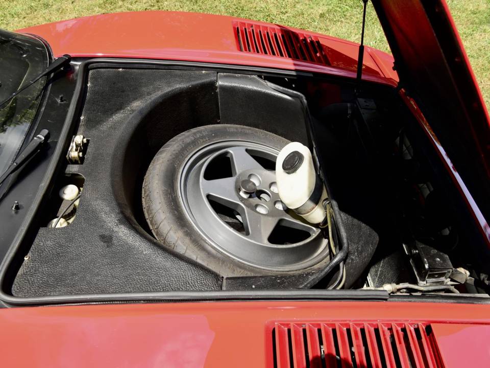 Bild 38/45 von Ferrari 308 GTBi (1981)