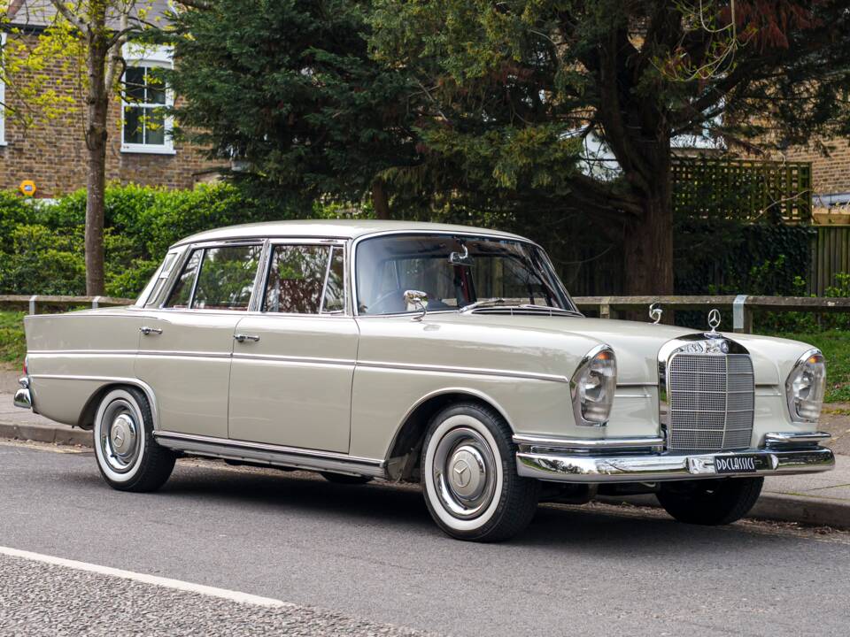 Bild 2/33 von Mercedes-Benz 300 SE (1965)