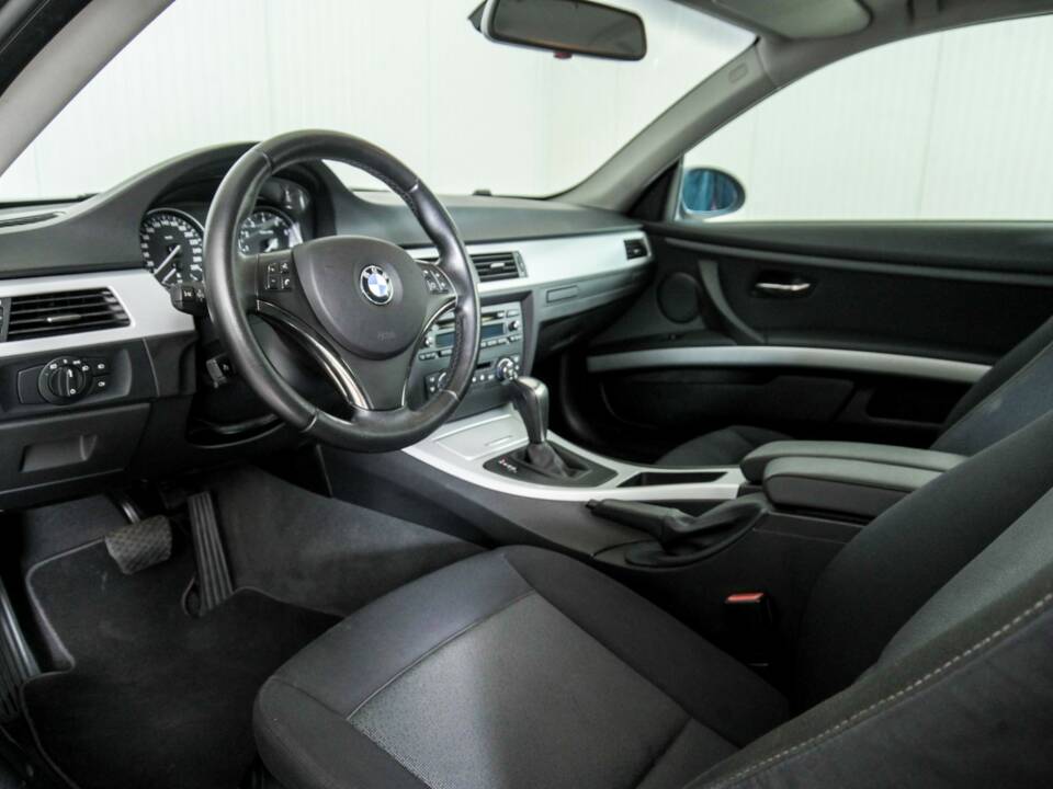 Afbeelding 11/50 van BMW 325i (2007)