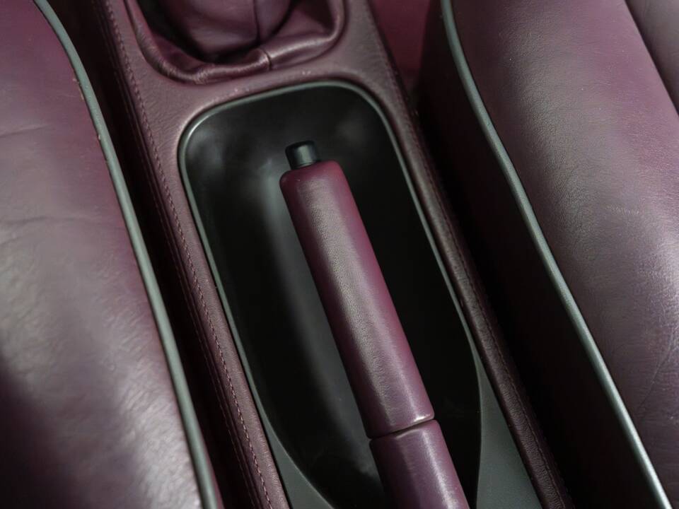 Image 34/41 de Porsche 911 Carrera 2 (1992)