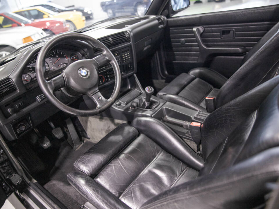 Image 26/37 of BMW M3 (1987)