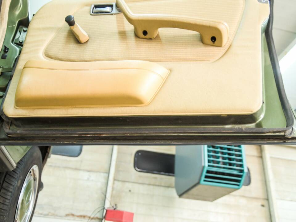 Afbeelding 47/50 van Mercedes-Benz 200 T (1982)