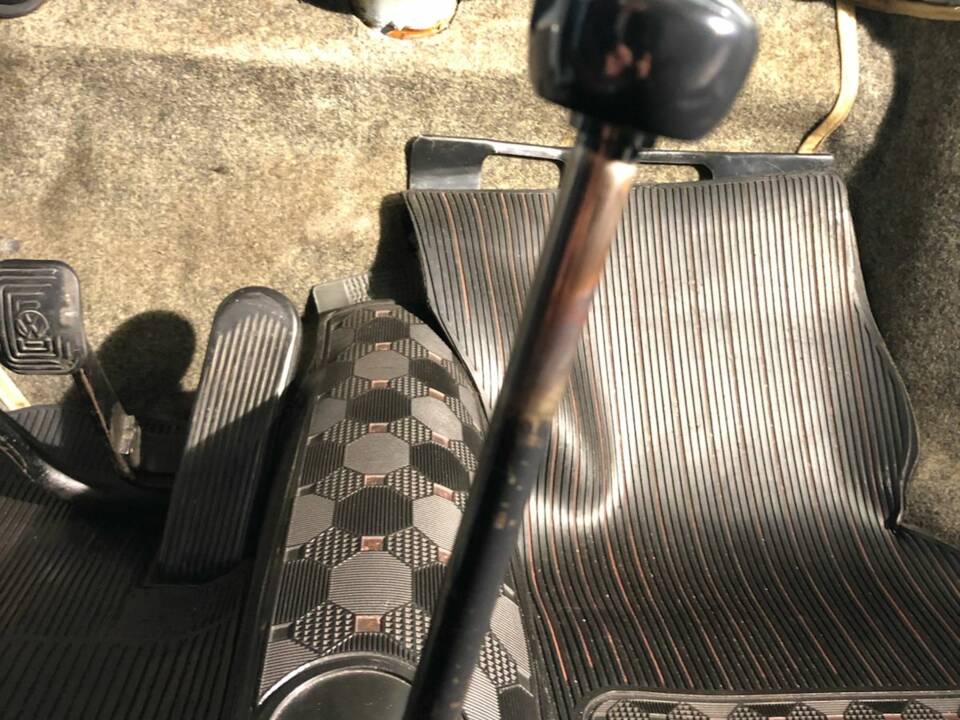 Image 24/25 of Volkswagen Beetle 1200 (1969)