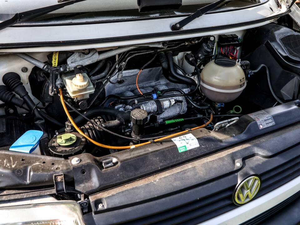 Image 5/37 of Volkswagen T4 California 2.0 (1996)