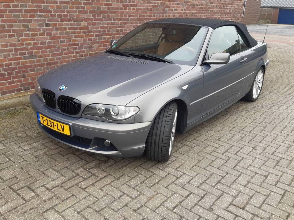 Image 2/8 of BMW 325Ci (2004)