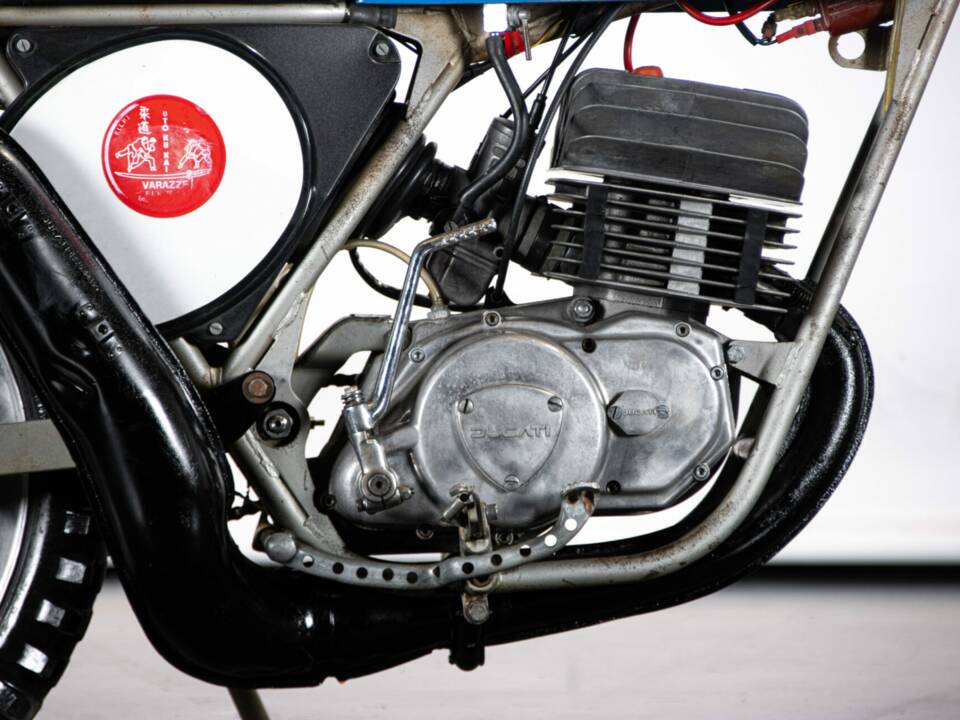 Image 27/50 of Ducati DUMMY (1976)