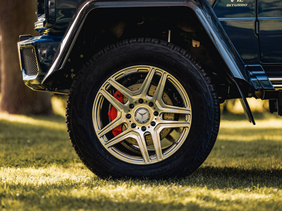 Image 25/99 of Mercedes-Benz Maybach G 650 Landaulet (2018)