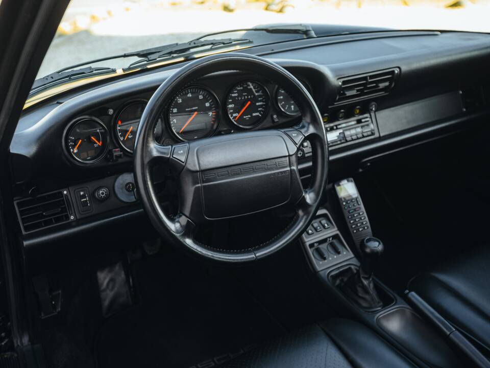 Bild 24/39 von Porsche 911 Carrera 4 (1993)
