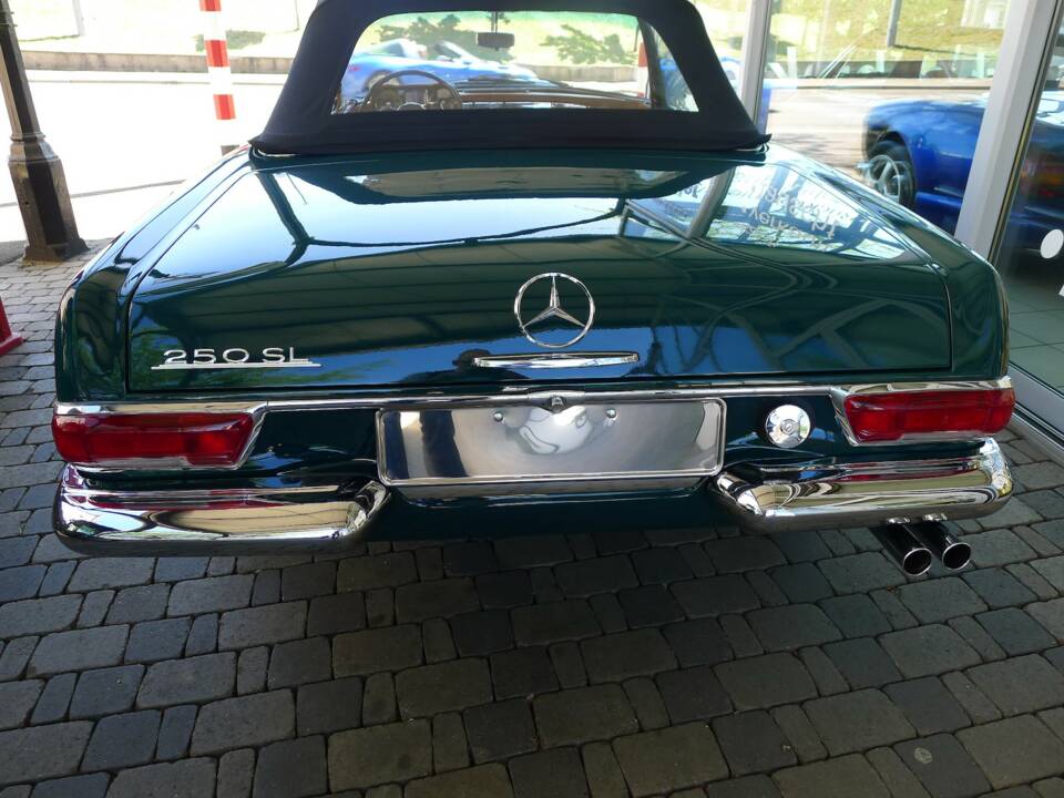 Image 4/15 de Mercedes-Benz 250 SL (1967)