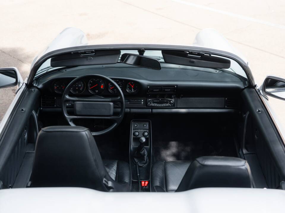 Image 29/68 of Porsche 911 Speedster 3.2 (1989)