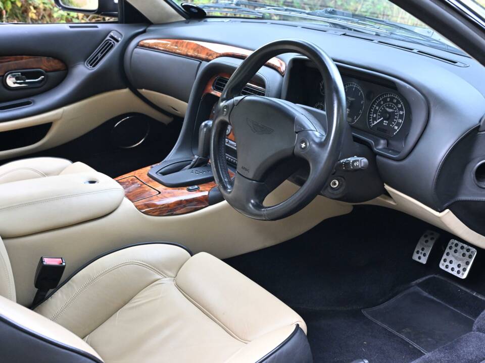 Image 4/50 de Aston Martin DB 7 Vantage (2002)