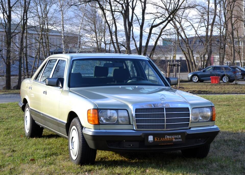 Immagine 12/25 di Mercedes-Benz 500 SEL (1984)