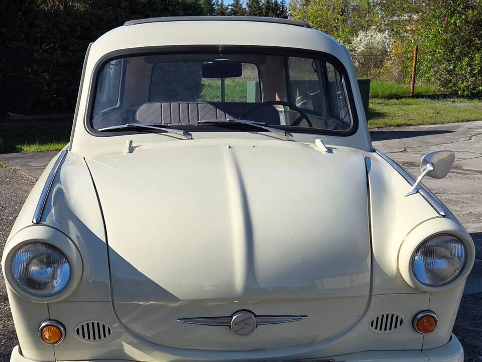 Immagine 2/38 di Trabant 600 Camping (1964)