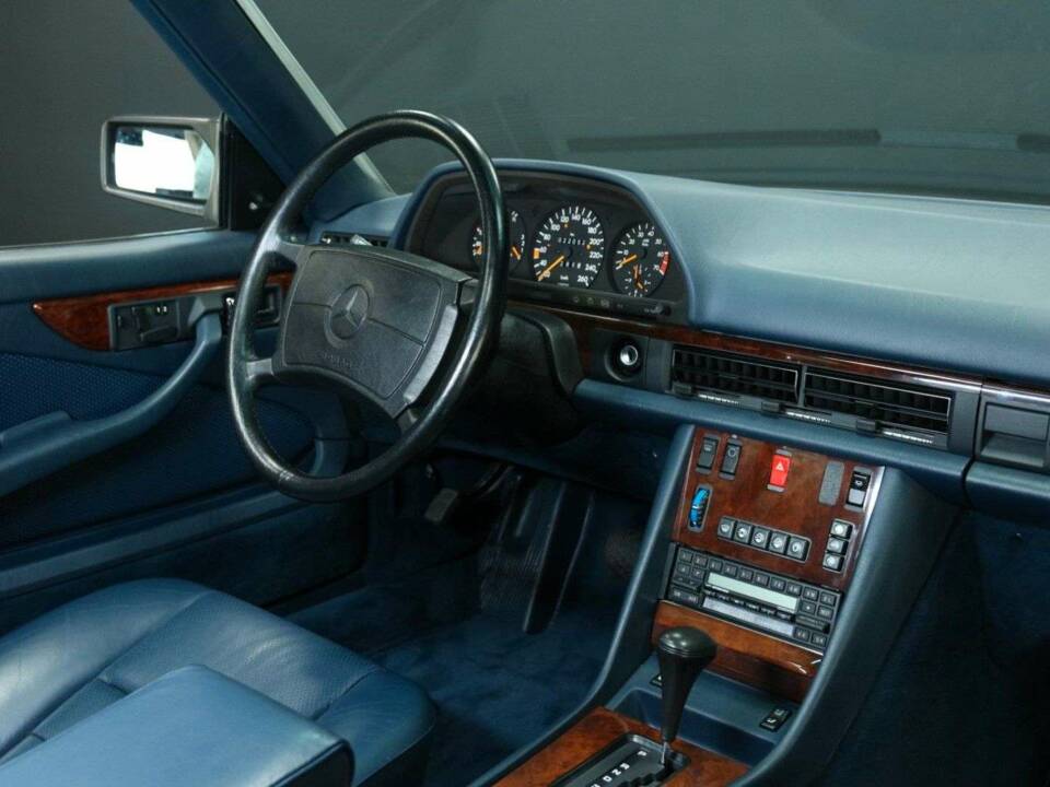 Bild 28/50 von Mercedes-Benz 560 SEC (1988)