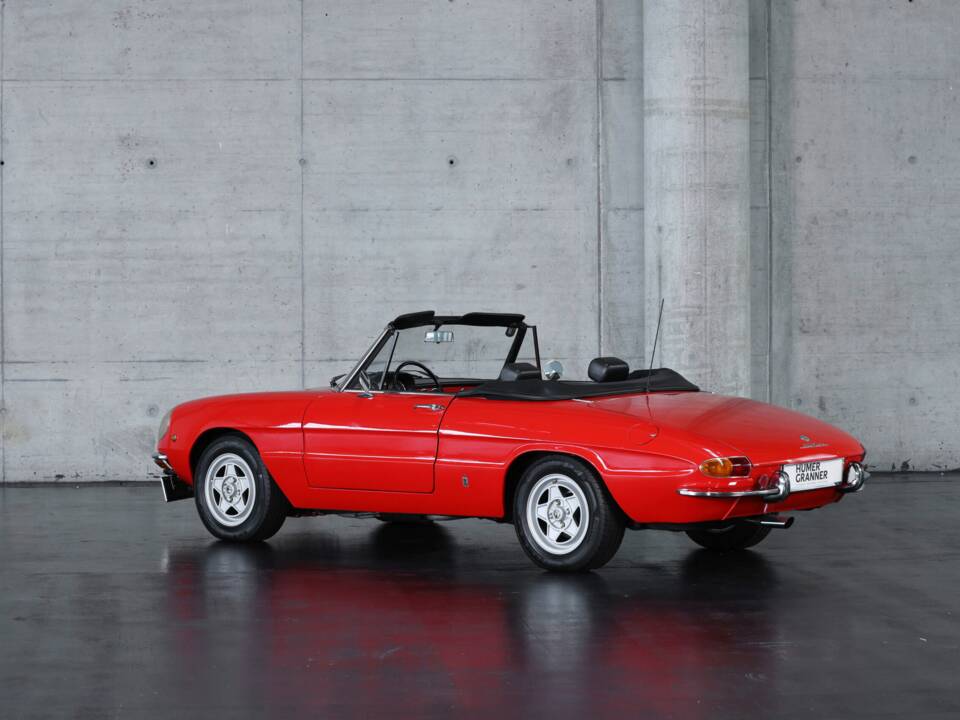 Immagine 3/47 di Alfa Romeo 1300 Spider Junior (1969)