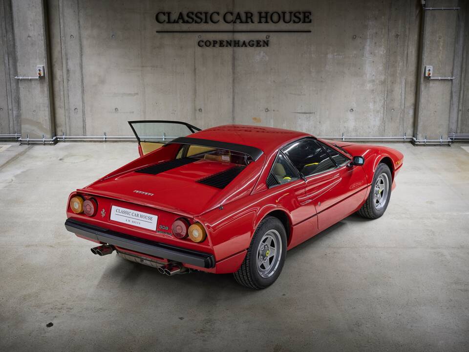 Image 8/100 of Ferrari 308 GTB Quattrovalvole (1983)