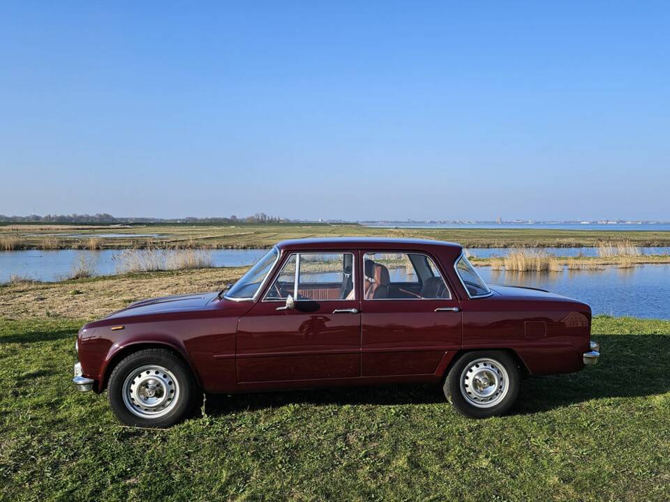 Imagen 4/8 de Alfa Romeo Giulia Nuova Super 1600 (1970)