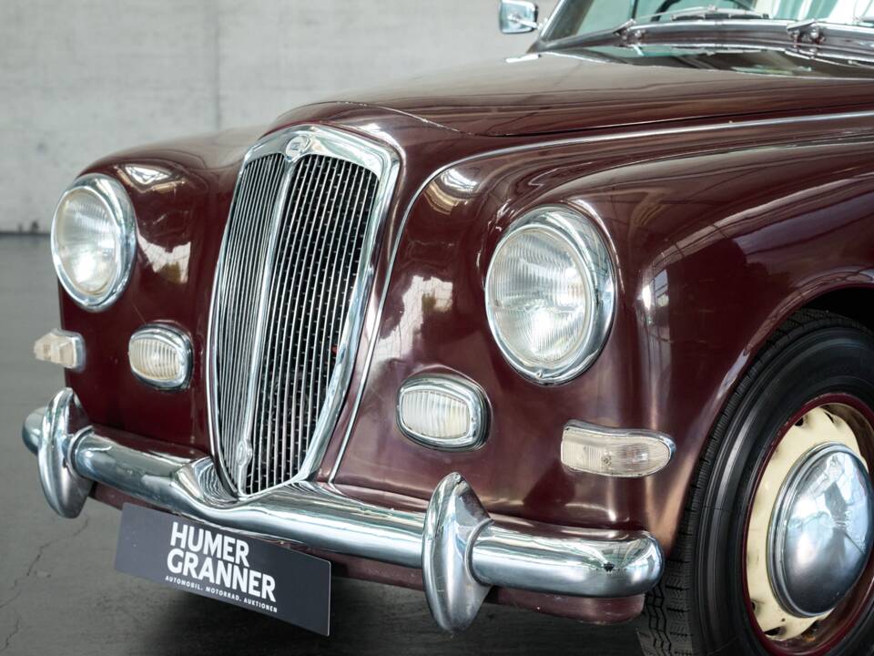 Image 8/50 of Lancia Aurelia B12 (1955)