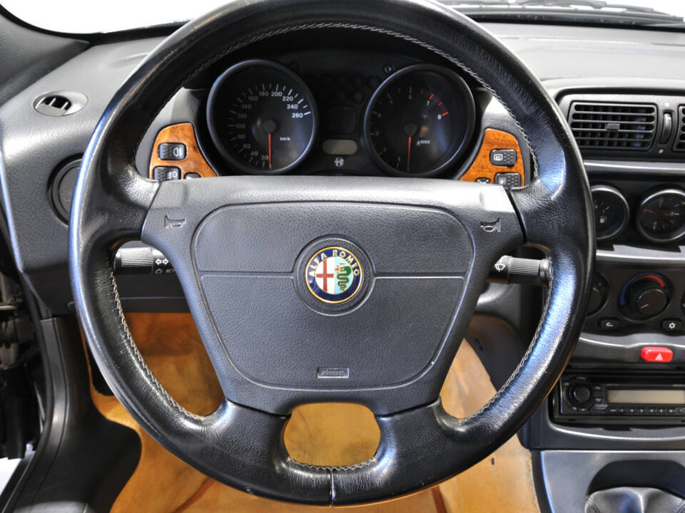 Image 21/30 of Alfa Romeo GTV 2.0 V6 Turbo (1996)