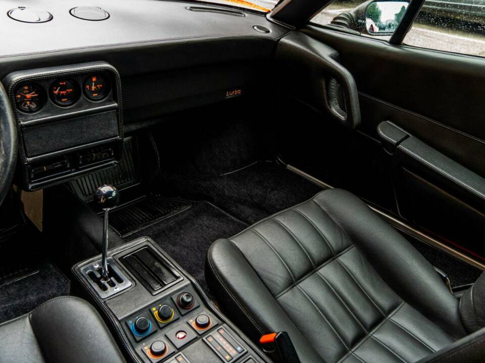 Image 23/26 of Ferrari 208 GTB Turbo (1988)