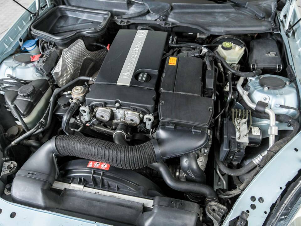 Immagine 38/50 di Mercedes-Benz SLK 200 Kompressor (2004)