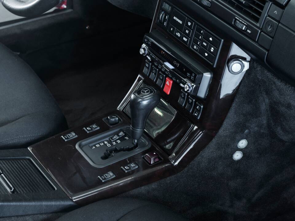 Image 47/50 de Mercedes-Benz SL 500 (1996)