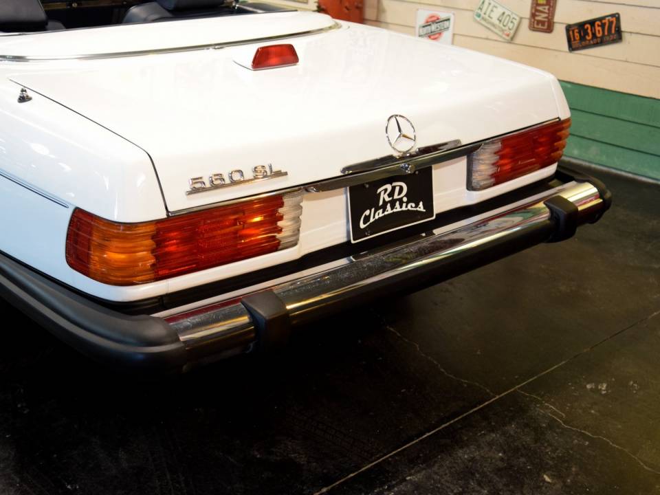 Image 7/32 of Mercedes-Benz 560 SL (1987)